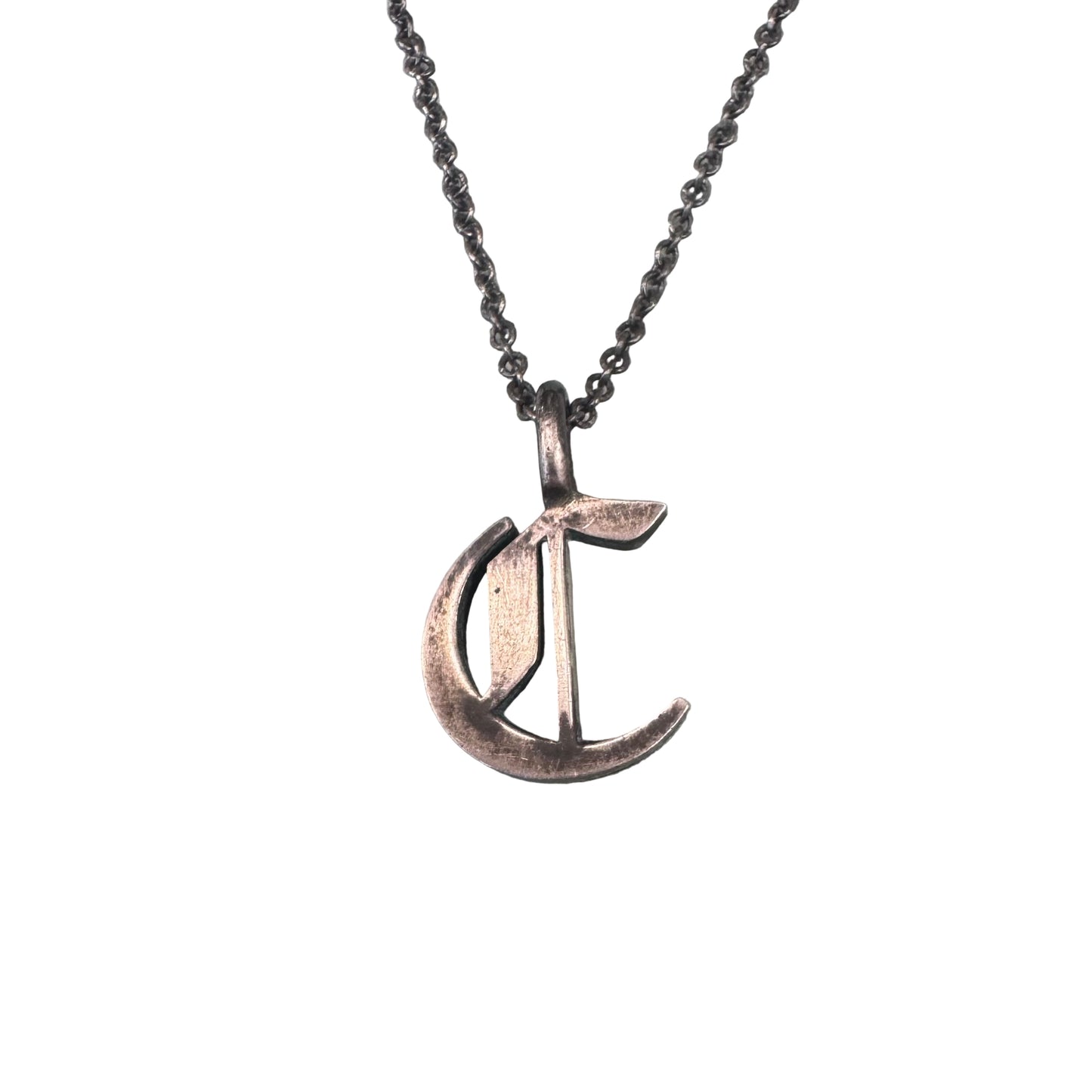 C initial pendant