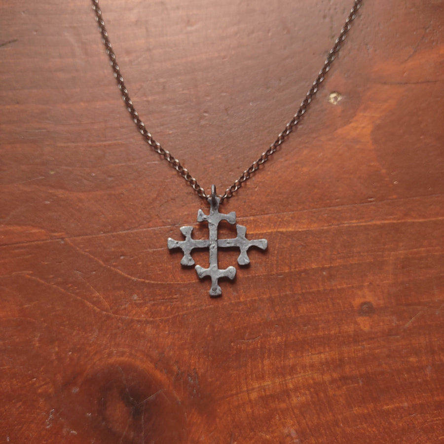Cross pendant in silver