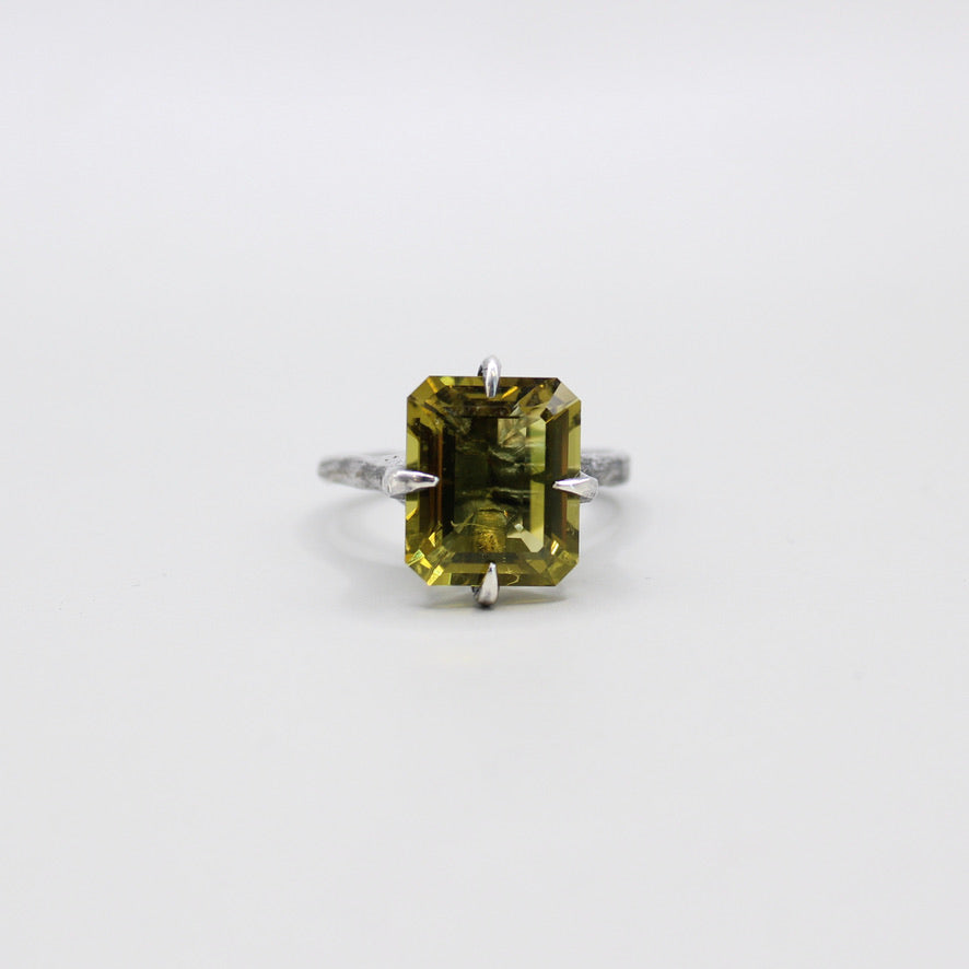 Olive Quartz Medium Cocktail Ring