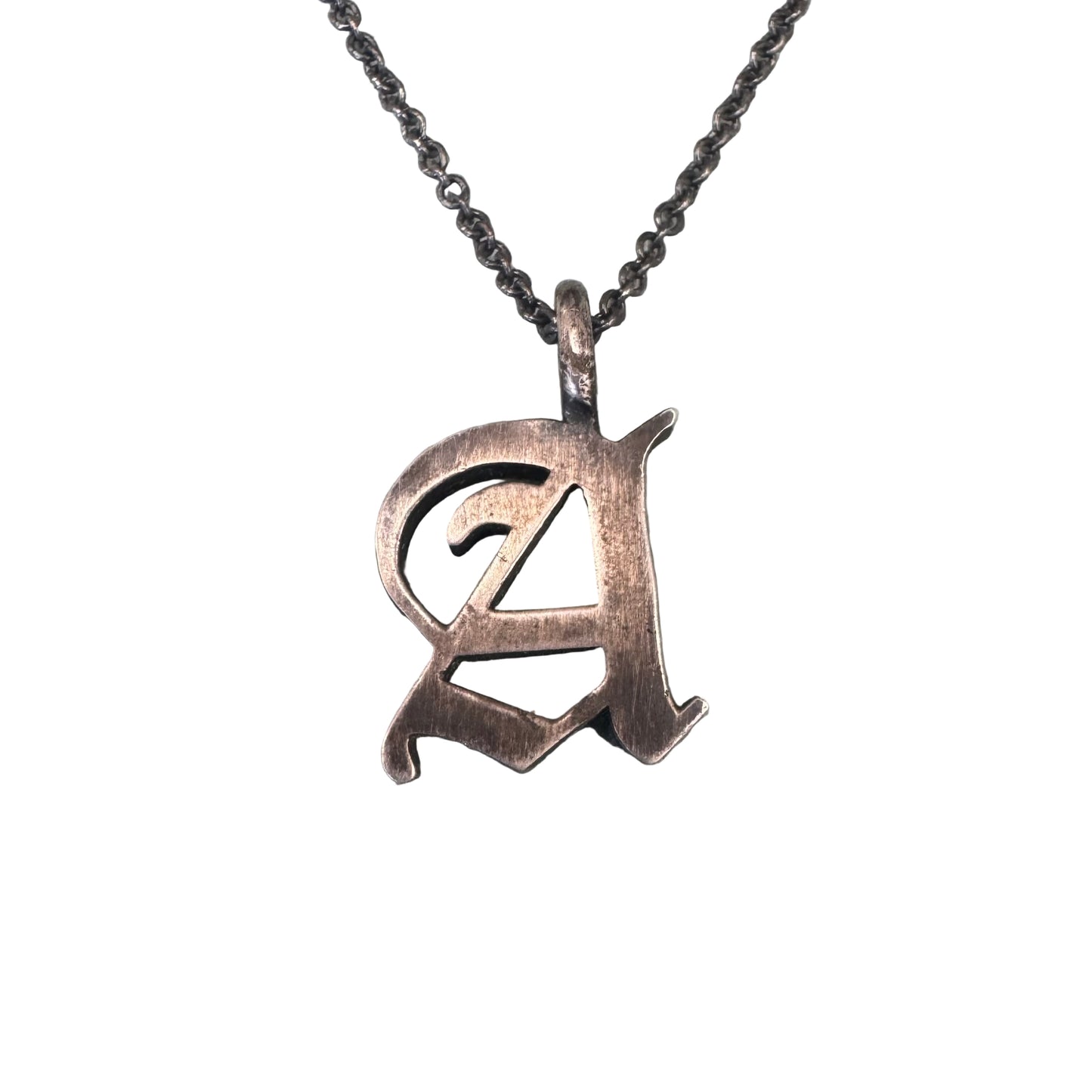 A initial pendant