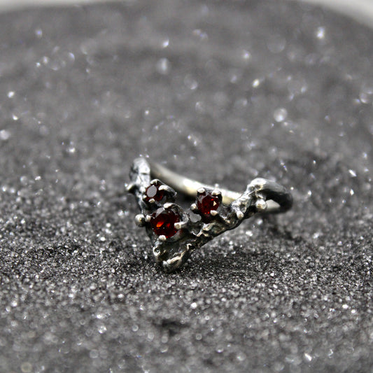 Apex Ring with Garnet