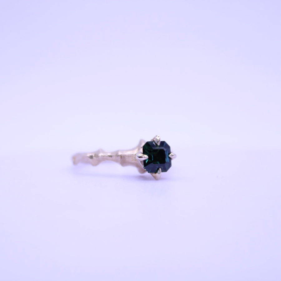 Green Sapphire Solitaire Ring in 14 Karat Yellow Gold
