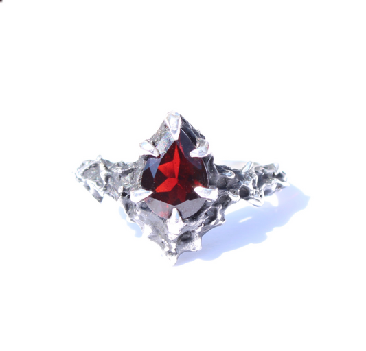 Floresco Ring Garnet