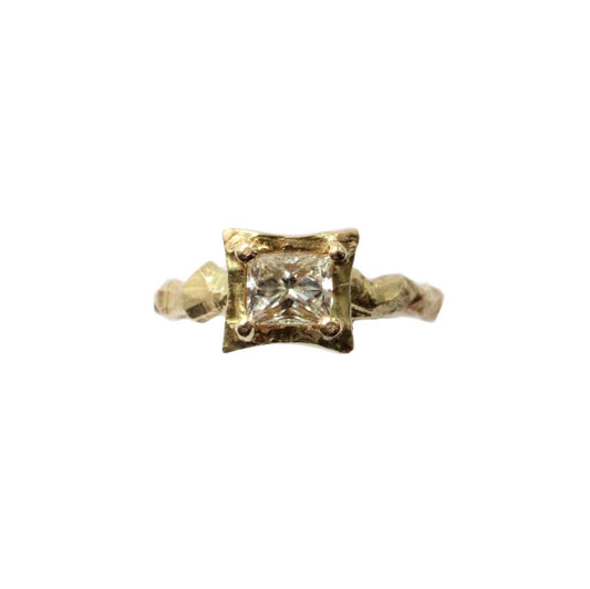 Princess Cut Diamond Ring in 18 Karat Yellow Gold